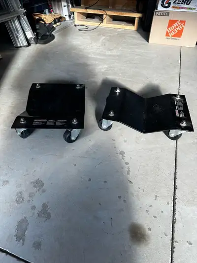 These used GoJak Model 7016 car dollies are perfect for easily moving vehicles in tight spaces. Thes...