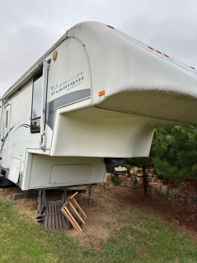 36 ft titanium fifth wheel trailer for sale or trade.  in Travel Trailers & Campers in Renfrew - Image 2