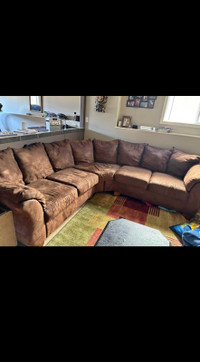 *FREE DELIVERY* comfortable sectional couch