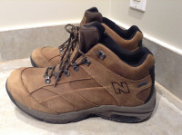 New Balance 977 Gore-Tex leather camel hiking shoes men sz 11