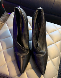 Jeanne Beker Classic Pumps - Leather Socks - Size 9