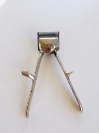 Vintage 1960's Hand Hair Clipper/Trimmer Serial No.00