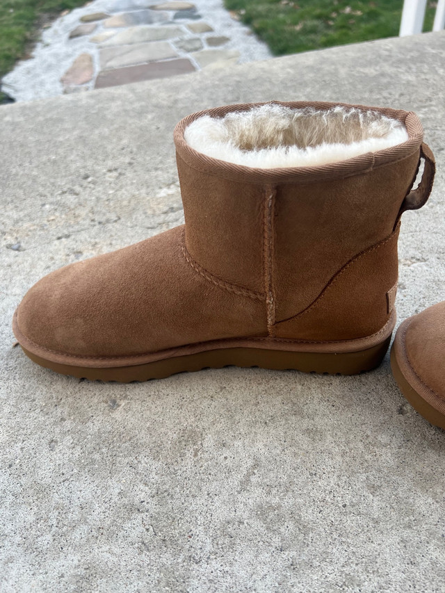 Womens US 10 UGGS in Women's - Shoes in Mississauga / Peel Region - Image 4