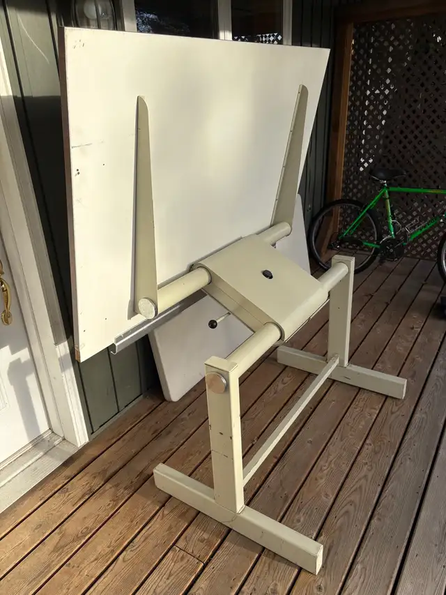 Drafting table 604130460345968644