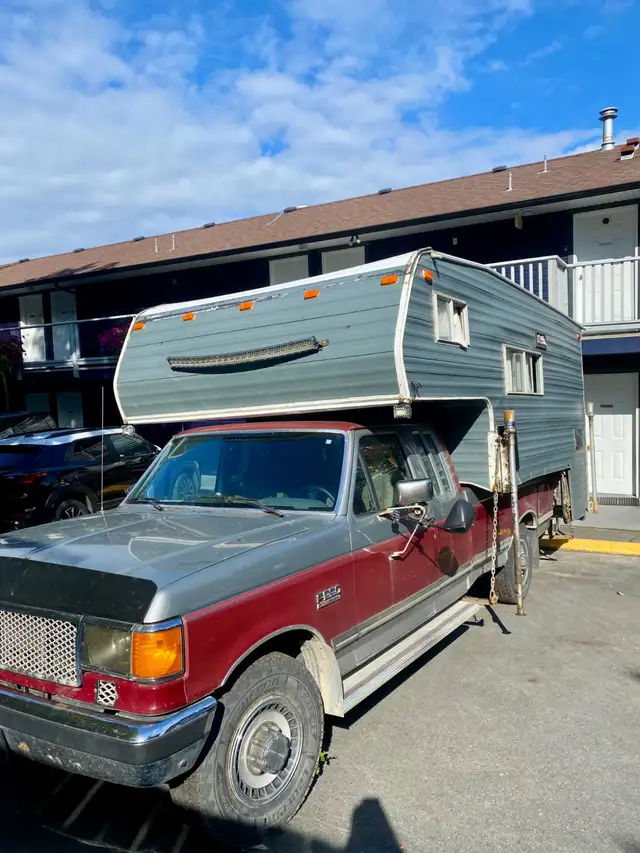 1990 Ford F250 XLT Lariat 7.5L V8 + Camper