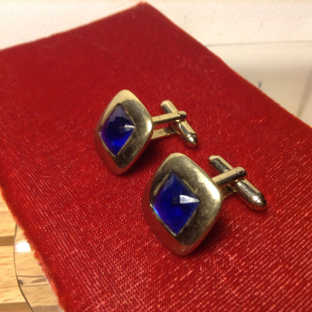 Vintage Gilt Goldtone Cufflinks in Arts & Collectibles in Vancouver - Image 3