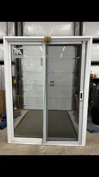Brand new north air patio door (5foot)