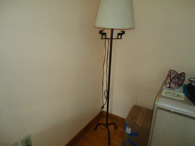 **FLOOR LAMP** in Indoor Lighting & Fans in City of Montréal - Image 2