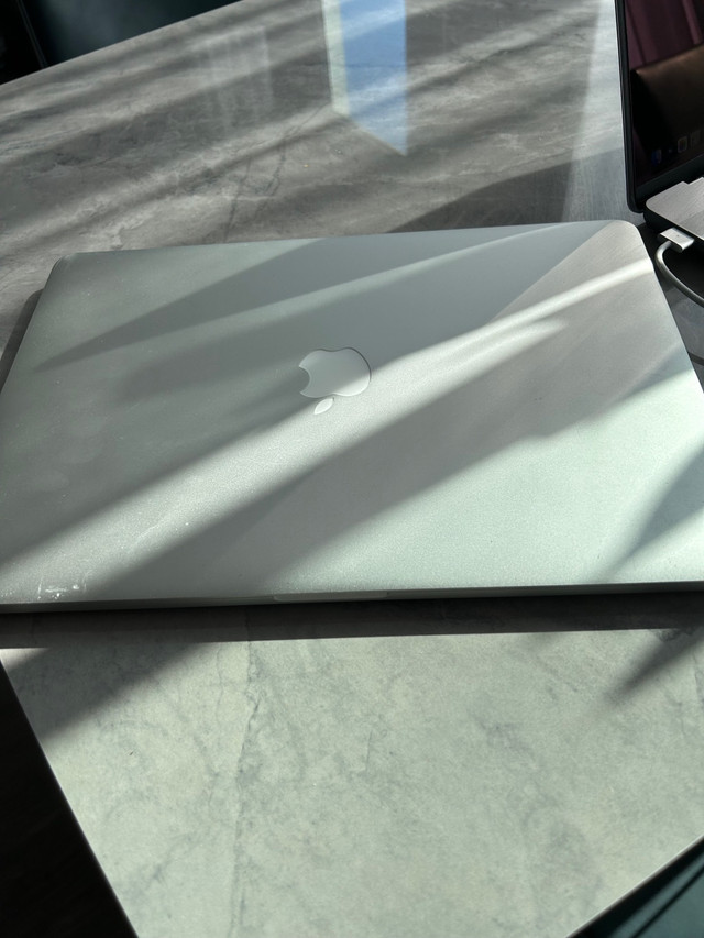 Macbook pro 2015   15” screen in Laptops in La Ronge - Image 2