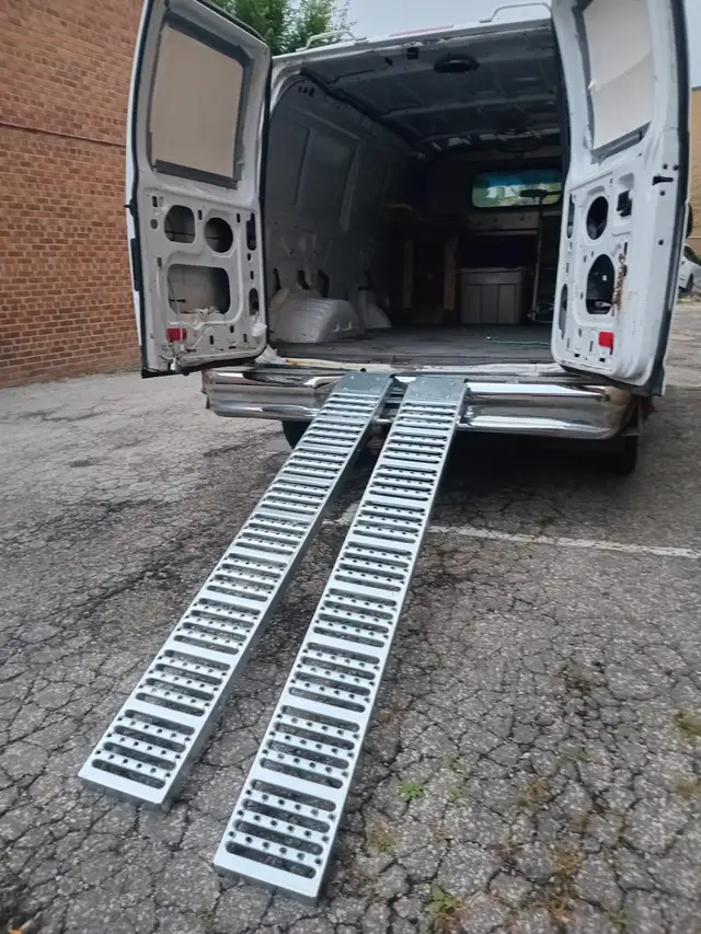 Cargo Van with a Driver - No Labour - $20 (416) 841-0244