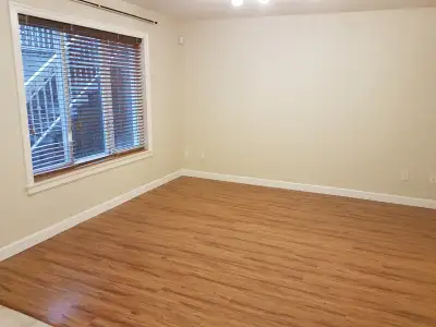 Beautiful 2 Bedroom Suite (Lower) in the Desirable ClaytonHeight