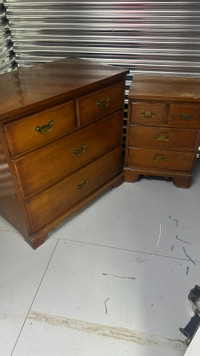 Vintage furniture set dresser 3 chest ant night table. Read desc