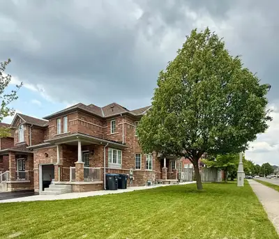 Three Bedroom Corner home available for rent: July 15 or Aug 1st