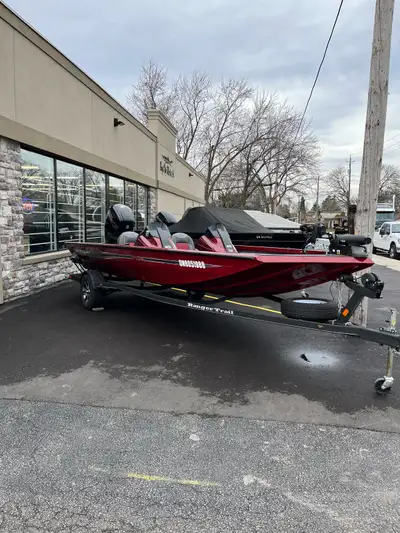 Available as of August 24th 2017 Ranger RT188 -Minnkota ultrex spot lock with remote (2022) -2 group...