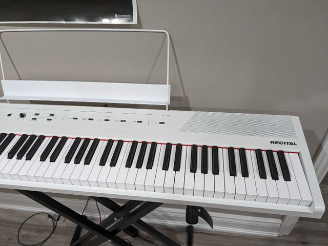 Piano Keyboard 88 keys with stand  in Pianos & Keyboards in Mississauga / Peel Region - Image 2