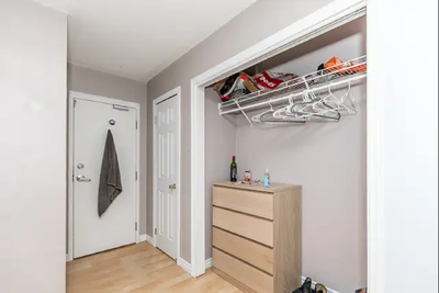 Move-in now | Quiet & Safe Home ROOM OPTIONS: • Shared large room: $550 / student (205 sq ft, 2 beds...