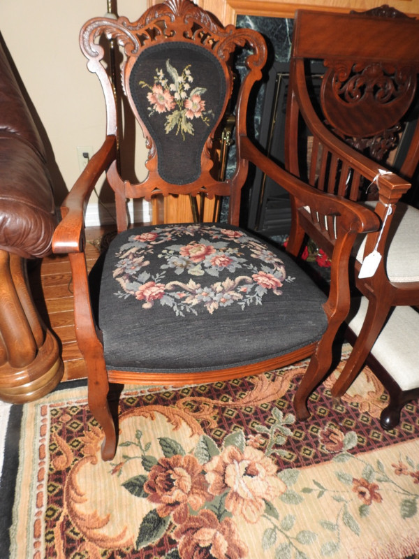 antique Victorian side / parlour chair, original needlepoint in Chairs & Recliners in Hamilton - Image 2