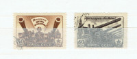 U.R.S.S. (Russie communiste). Set de deux timbres oblitérés.