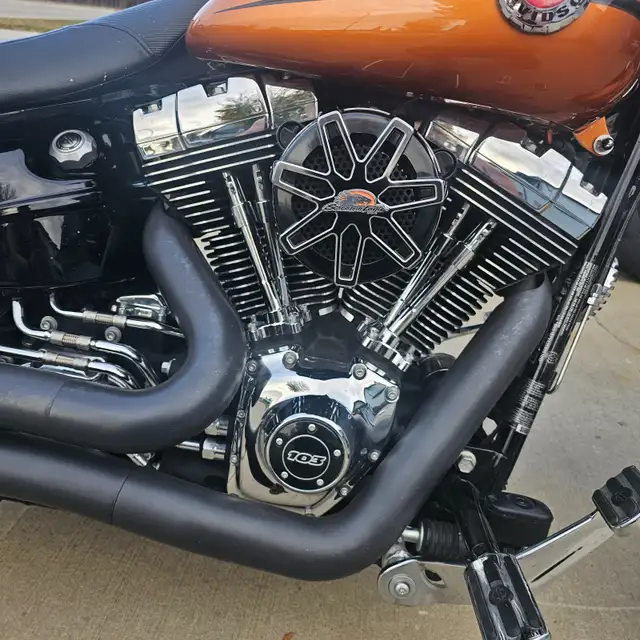 2014 Harley Davidson Breakout FXSB in Street, Cruisers & Choppers in Edmonton - Image 7