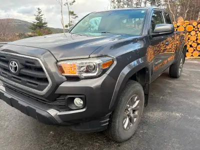 63,000kms V6 Very clean inside, Well maintained, runs great, Includes winter tires **7097287049 -tex...