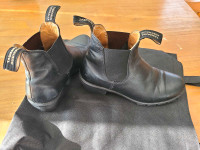 BLUNDSTONE boots