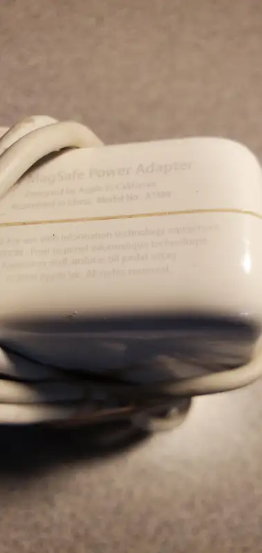 Apple 60W MagSafe power Adapter A1184 In good condition, View more