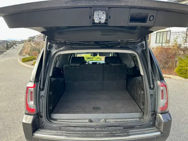 2017 GMC Yukon XL Denali 4WD in Cars & Trucks in Kelowna - Image 14