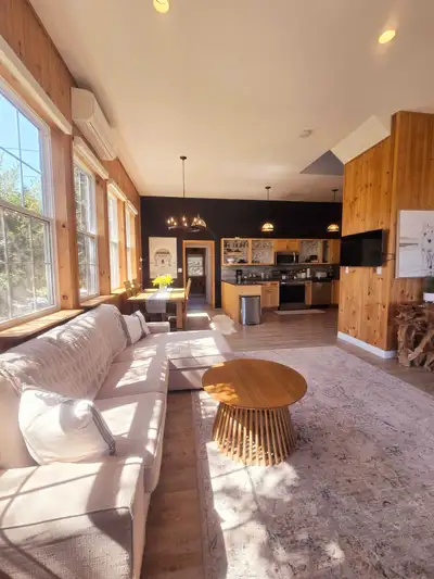 2 Bedroom / 2 Bath, fully furnished, stunning country setting, l