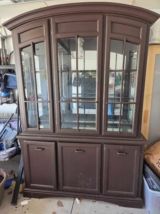 China Cabinet in Hutches & Display Cabinets in London - Image 2