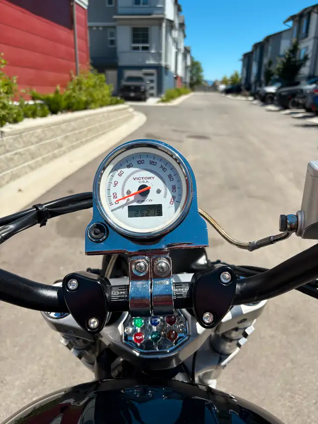 Victory Kingpin in Street, Cruisers & Choppers in Kelowna - Image 9