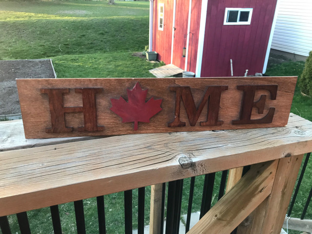 Wooden Hanging Canadian Home Sign Wall Decor  in Home Décor & Accents in Kitchener / Waterloo