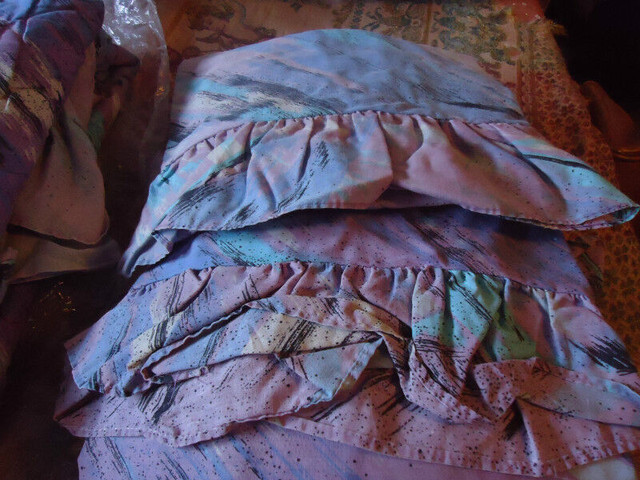 Couvre-lit et tapis tissé dans Literie  à Longueuil/Rive Sud - Image 3