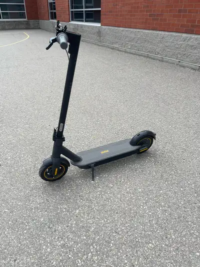 This scooter reaches a top speed of (30km and can go(65 km) on a single charge so you can keep going...
