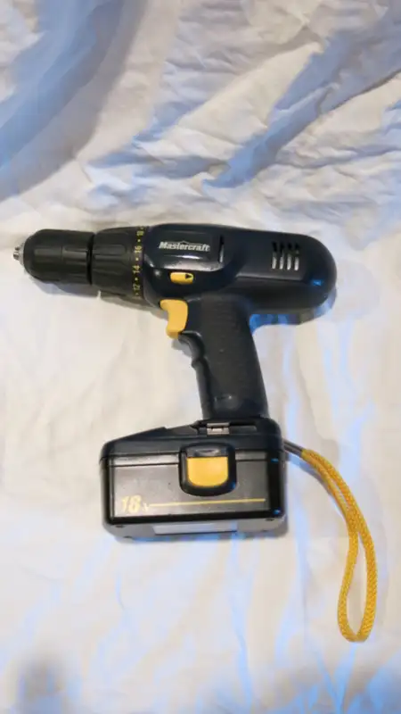 18V cordless drill in Power Tools in Cranbrook - Image 5