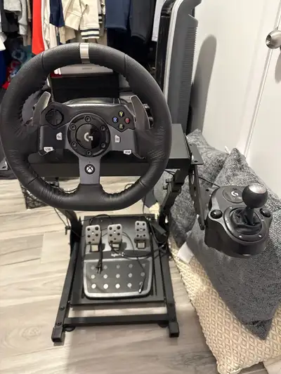 Logitech g920 full racing simulator (Xbox/PC), View more