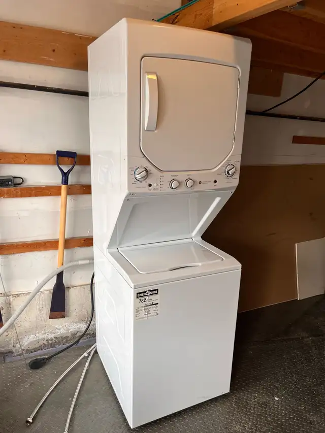 STACKED GE Laundry Washer and Dryer Center in Washers & Dryers in Markham / York Region - Image 3