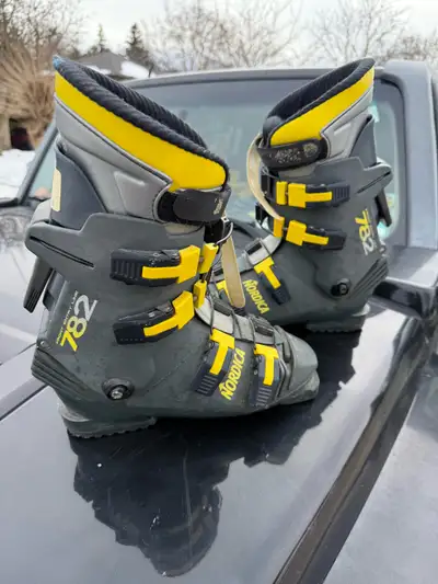 Nordica Size 8 (300mm) SKI BOOTS Good Shape! $50 • Size 8+-!, View more