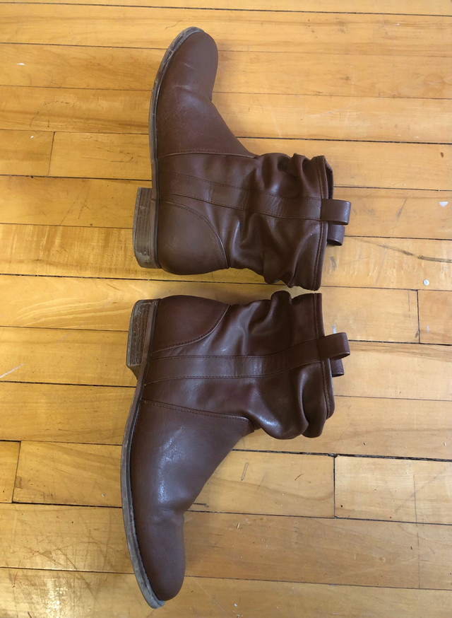 Brown ankle boots size 9 US woman / bottes brunes grandeur 9 US  in Women's - Shoes in Gatineau - Image 2