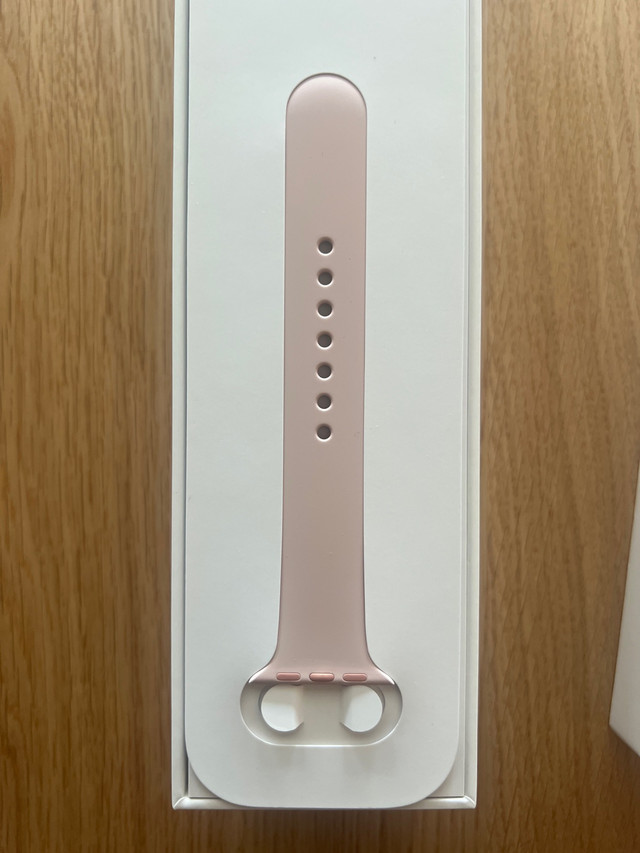 Apple Watch Series 3 and pink sand band for parts in General Electronics in Oshawa / Durham Region - Image 4