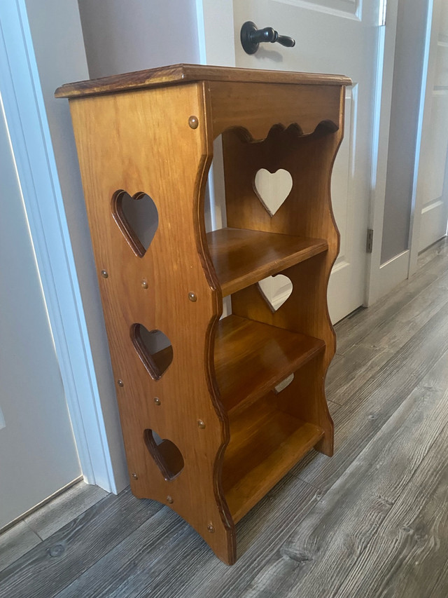 Matching pine bench and shelf in Bookcases & Shelving Units in Charlottetown - Image 2