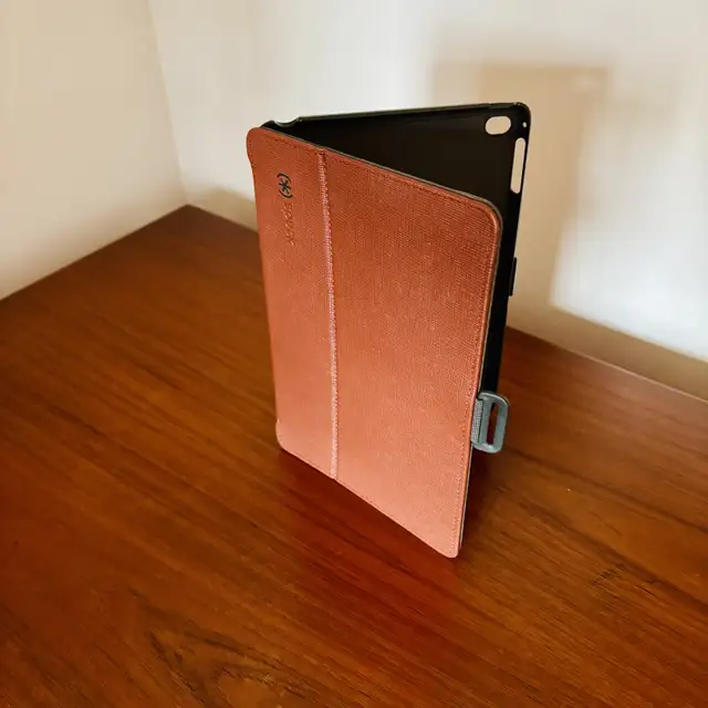 *New* Speck Case for iPad Mini 4th