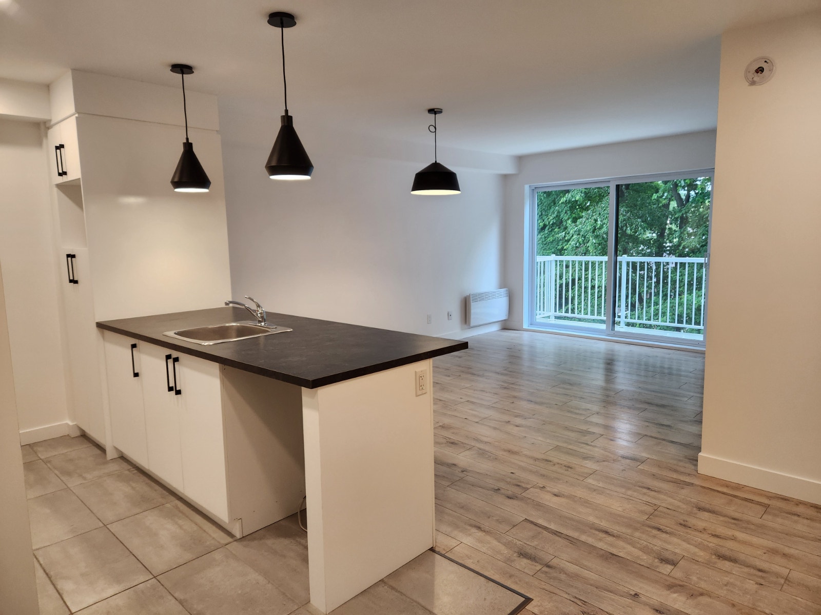 Appartement**3 ½ **avec Espace BUREAU et stationnement — photo 3