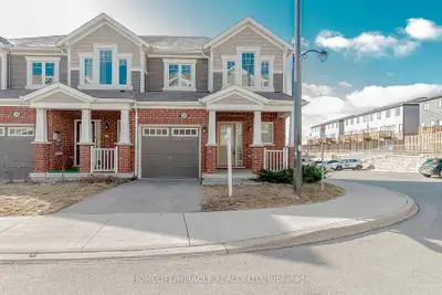 EXCELLENT TOWNHOUSE IN CAMBRIDGE – 3 BED, 3 BATH – A MUST-SEE! Welcome to this beautiful 3-bedroom,...