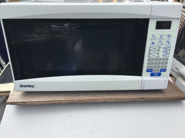 "Danby" White  Top Counter Microwave -700W, 0.6 cu.ft in Other in Oakville / Halton Region