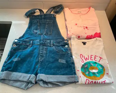 Ensemble 10 vêtements fille 12-14 ans,10 pour 25$, View more