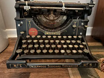 Antique Underwood Typewriter No 5. Cannot find/read the serial number but this typewriter was manufa...