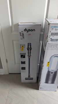 [BNIB] Dyson V11 Cordless Stick Vacuum Cleaner