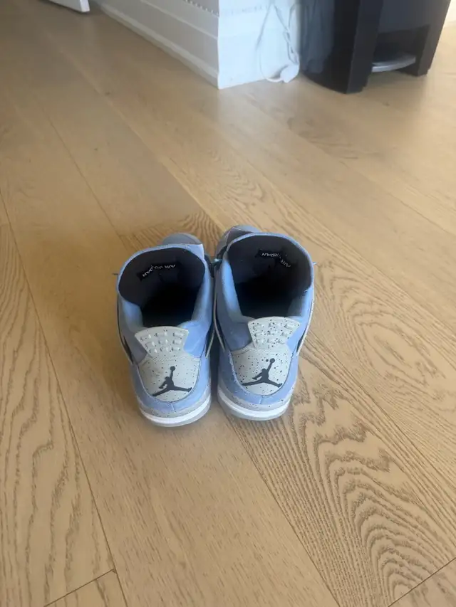 Jordan 4 unc retro size 10.5 in Men's Shoes in Mississauga / Peel Region - Image 3