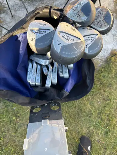 Offering a used Wilson golf set, perfect for beginners or casual players. The set includes a variety...