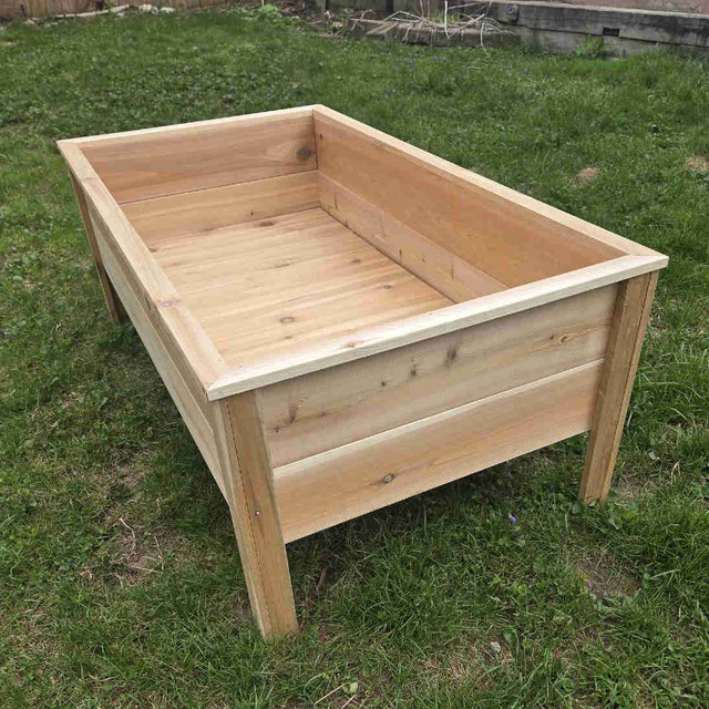 custom cedar planter in Outdoor Décor in Kitchener / Waterloo
